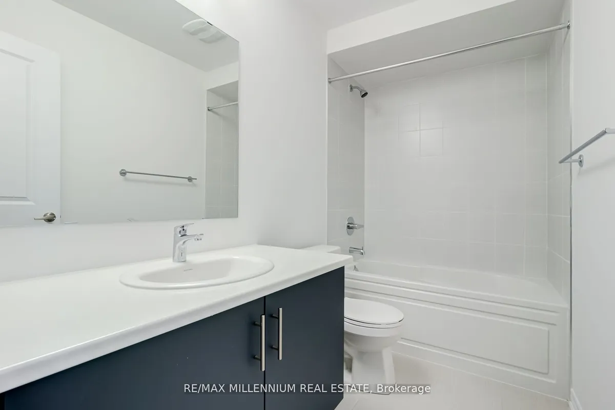 2040 Cameron Lott Crescent, ON L1L 0S1