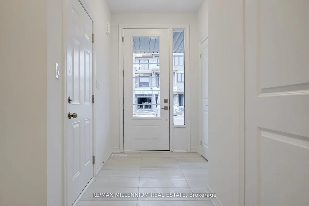 2040 Cameron Lott Crescent, ON L1L 0S1