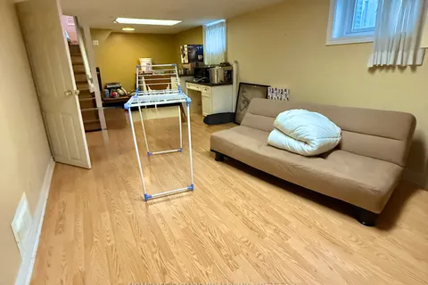 5 Weir Crescent, ON M1E 3A8