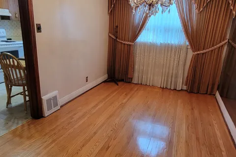 17 Atlee Avenue, ON M1N 3W9