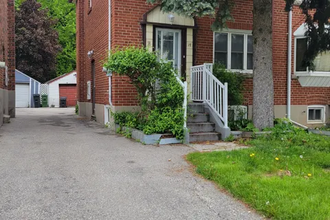 17 Atlee Avenue, ON M1N 3W9