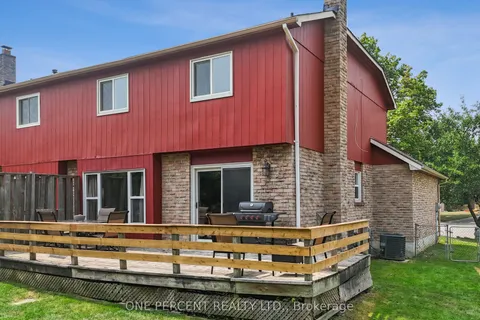 11 Beecroft Court, ON L1P 1C7