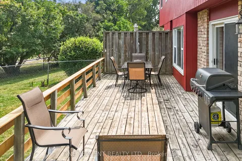 11 Beecroft Court, ON L1P 1C7