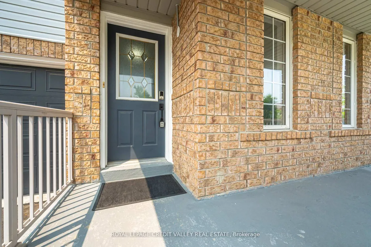 12 Greenhalf Drive, ON L1S 7N6