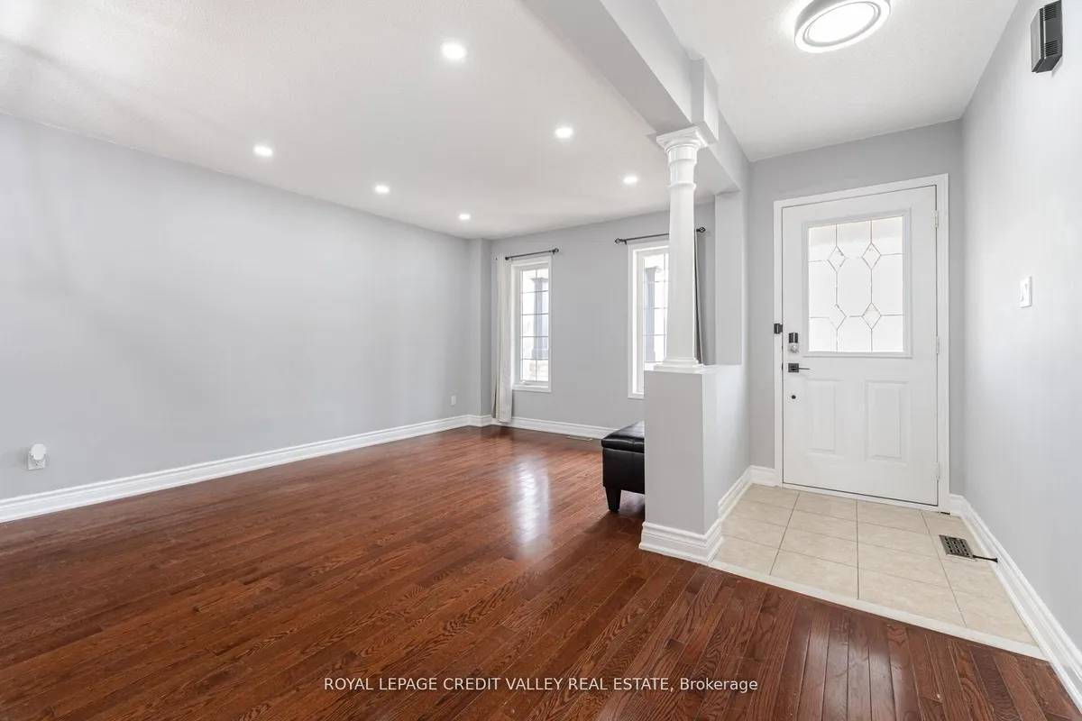 12 Greenhalf Drive, ON L1S 7N6