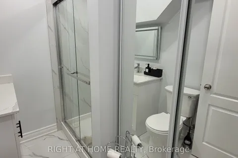 11 Lesterwood Crescent, ON M1P 3L5