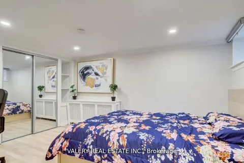 204 Oakcrest Avenue, ON M4C 1C2