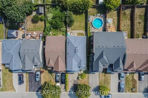 136 Kirkland Place, ON L1P 1X2