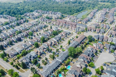 136 Kirkland Place, ON L1P 1X2