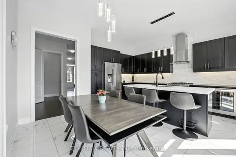 58 Southampton Street, ON L9L 2E5