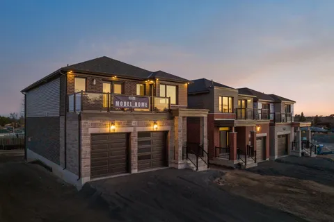 985 Queensdale Avenue, ON L1H 1H4