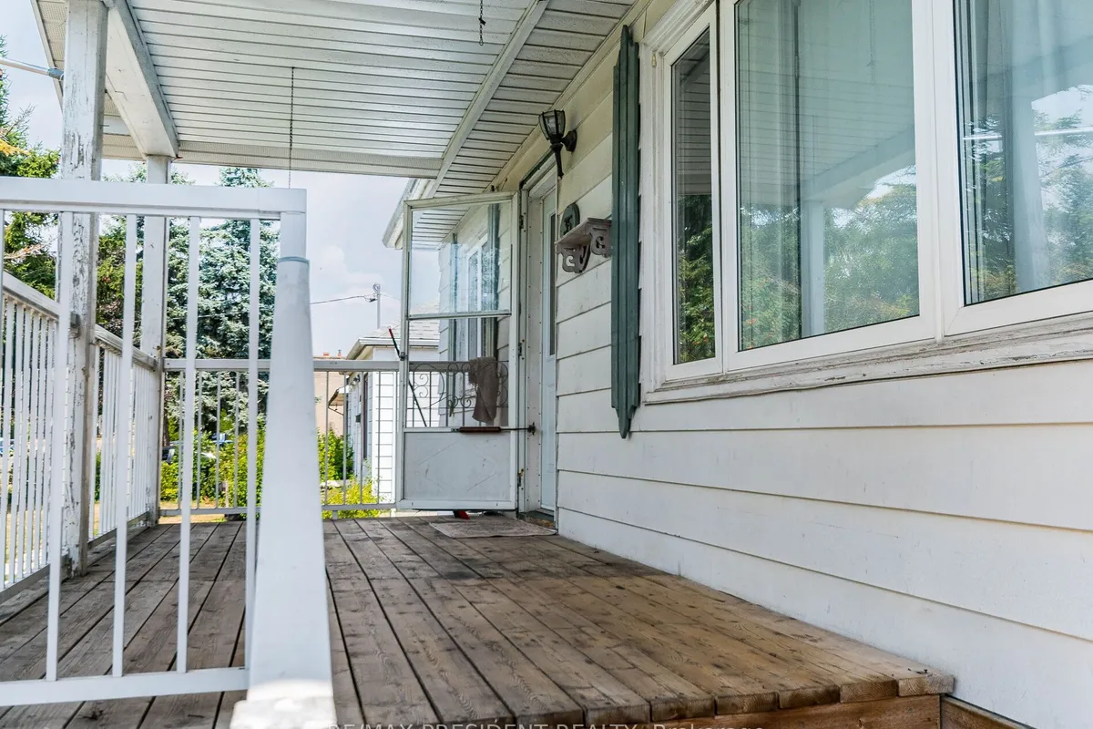 135 Kitchener Road, ON M1E 2Y2