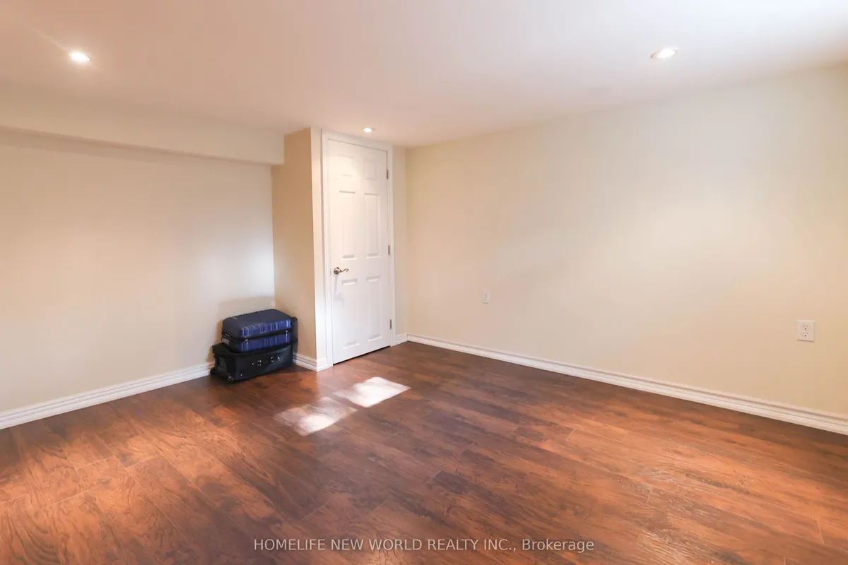 34 Greylawn Crescent, ON M1R 2V6