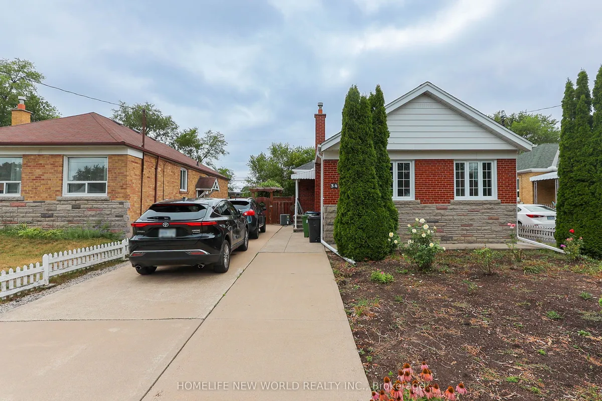 34 Greylawn Crescent, ON M1R 2V6