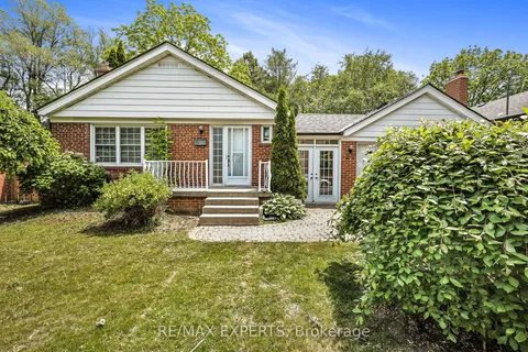 17 Brinloor Boulevard, ON M1M 1L3