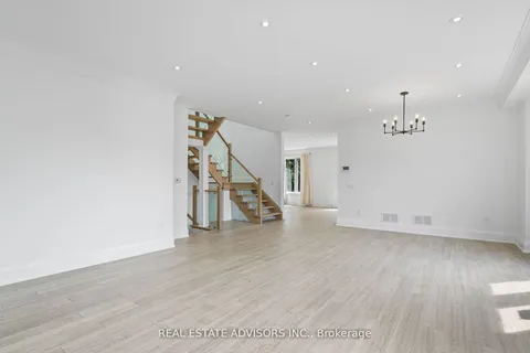 69 Fenwood Heights, ON M1M 2W1