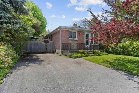 121 Emperor Street, ON L1S 1N3