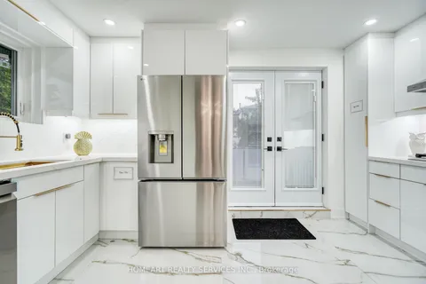 35 Munford Crescent, ON M4B 1B9