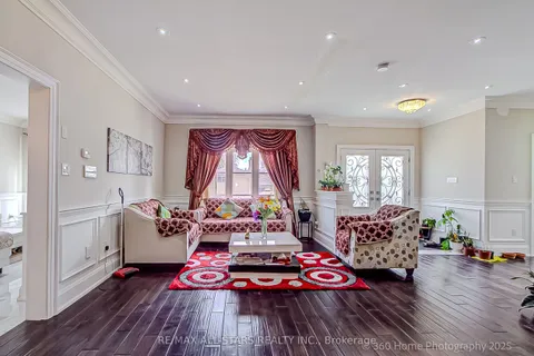 159 Harewood Avenue, ON M1M 2S1