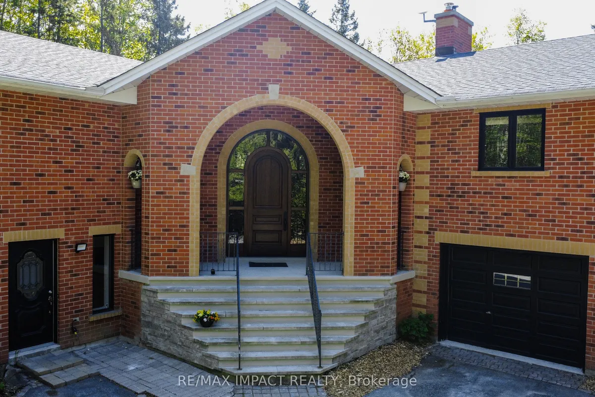 215 Raglan Road, ON L1H 0N5