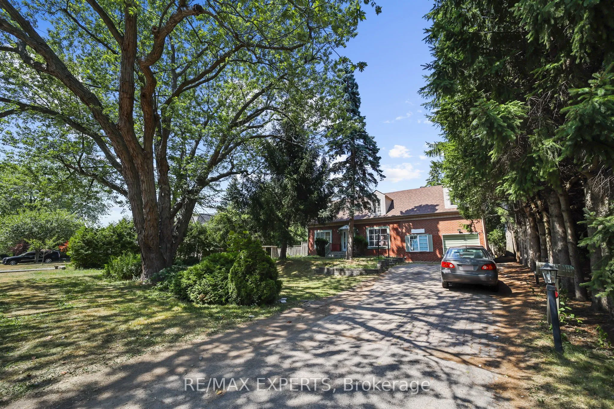 16 Bellehaven Crescent, ON M1M 1H3