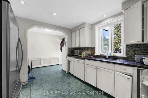 16 Bellehaven Crescent, ON M1M 1H3