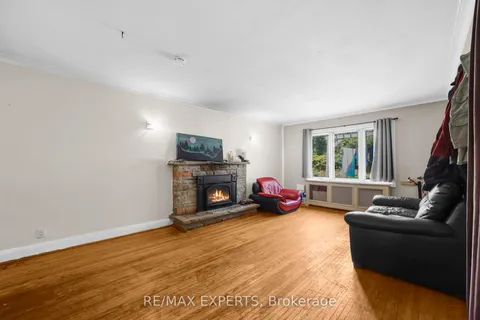 16 Bellehaven Crescent, ON M1M 1H3