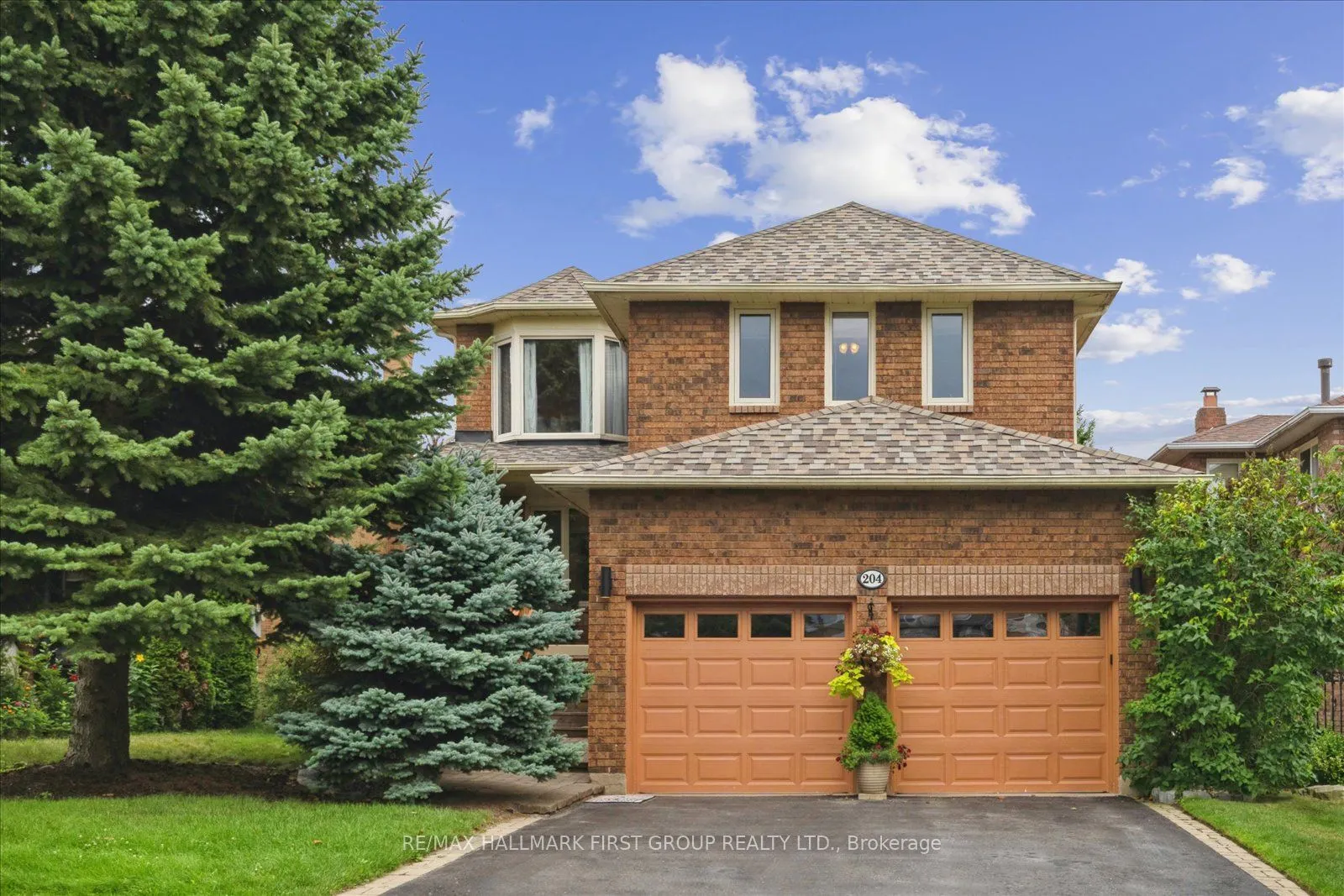 204 Lake Driveway Drive, ON L1S 4Y8