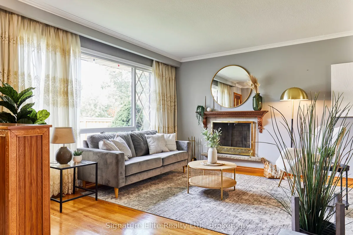 4 Cora Crescent, ON M1P 4M4