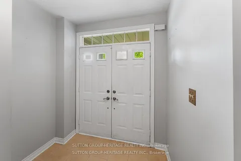 34 Ball Crescent, ON L1P 1W6