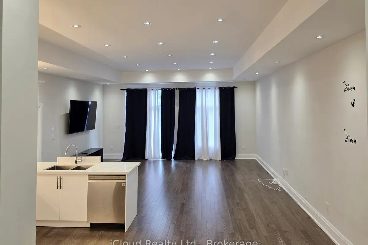 99A Leyton Avenue, ON M1L 3T9