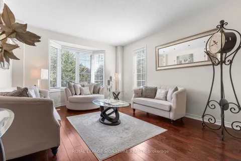 10 Goodhart Crescent, ON L1T 4J1