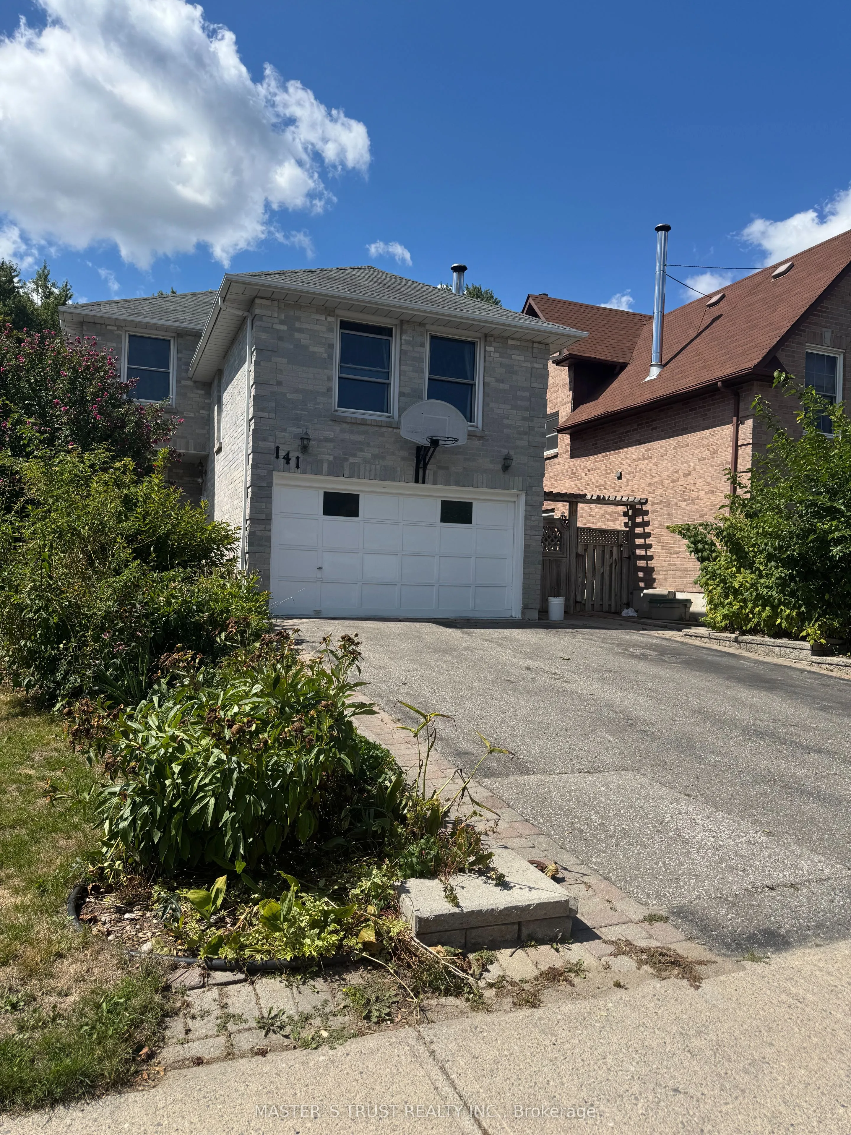 141 Ravenscroft Road, ON L1T 1Y2