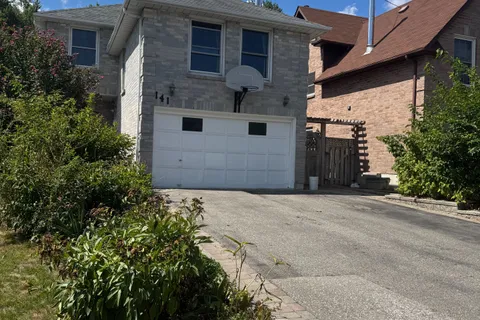 141 Ravenscroft Road, ON L1T 1Y2