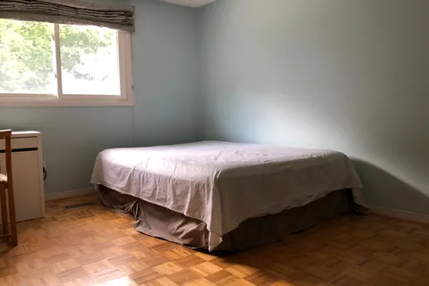 141 Ravenscroft Road, ON L1T 1Y2