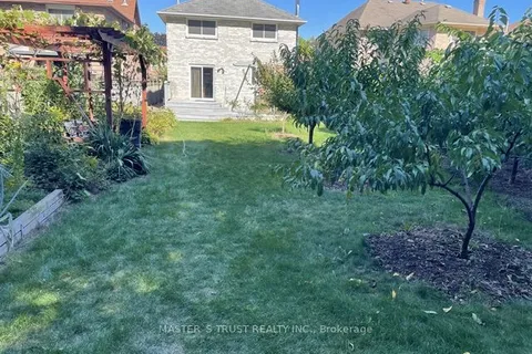 141 Ravenscroft Road, ON L1T 1Y2