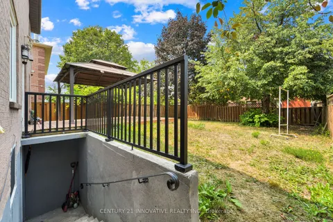 10 Blake Court, ON L1T 3P3