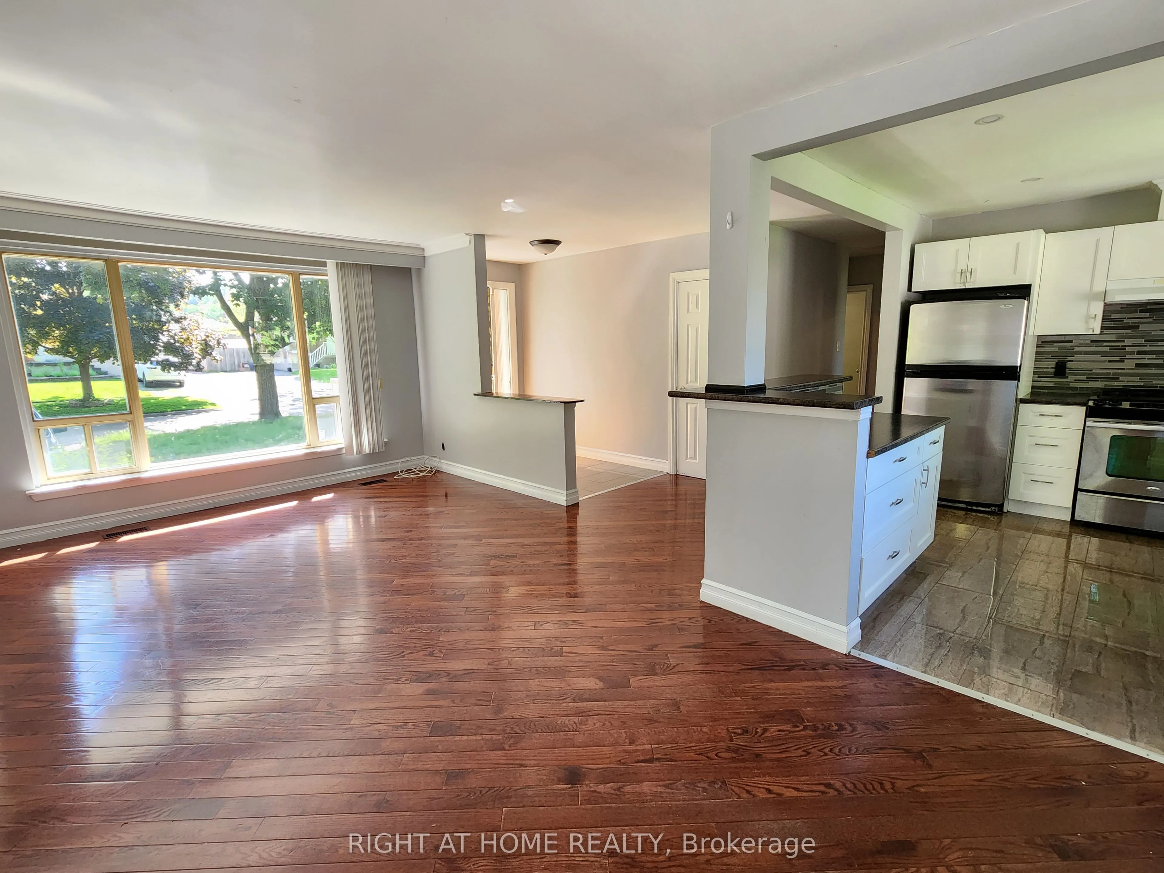 332 Viewmount Street, ON L1H 7C3