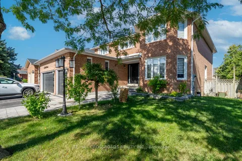 15 Leah Crescent, ON L1T 3J2