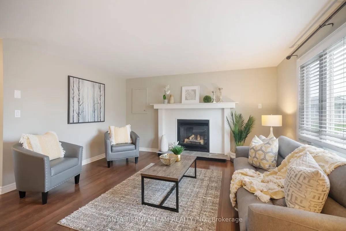 18 The Cove Road, ON L1B 1B9