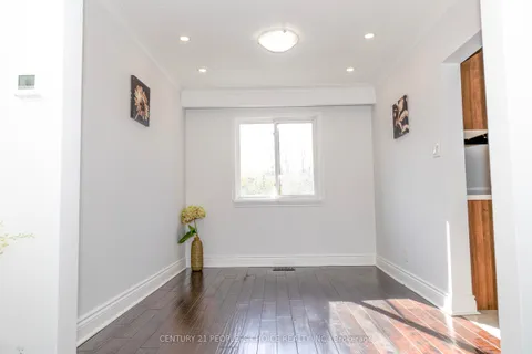 844A Danforth Road, ON M1K 1H5