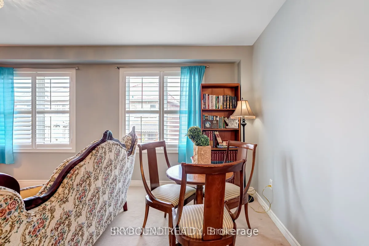 21 Polarlights Way, ON M1X 1Z4