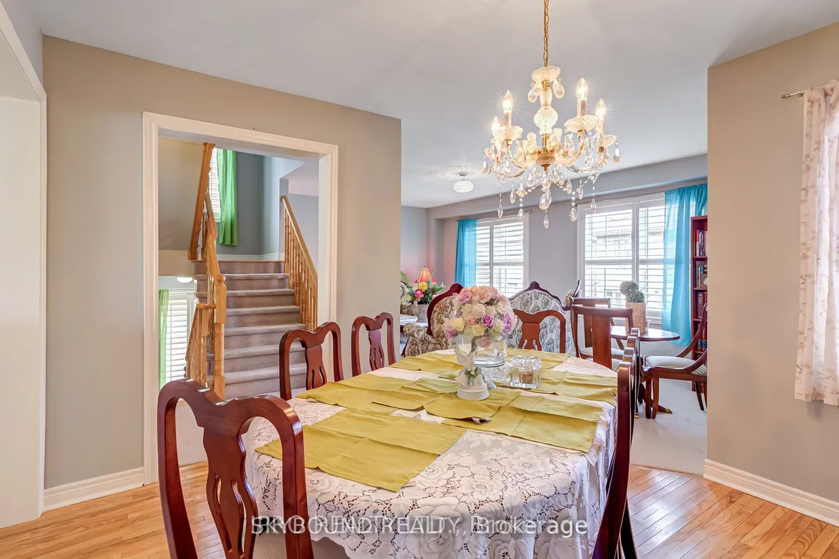 21 Polarlights Way, ON M1X 1Z4