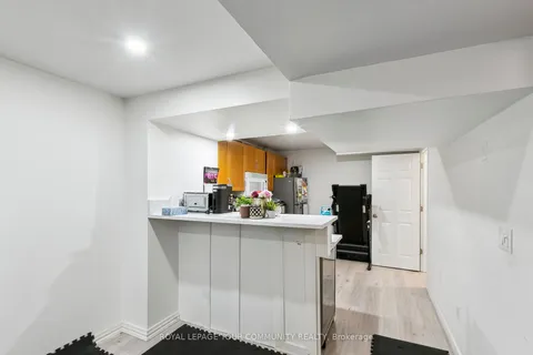 10 Greenhalf Drive, ON L1S 7N6