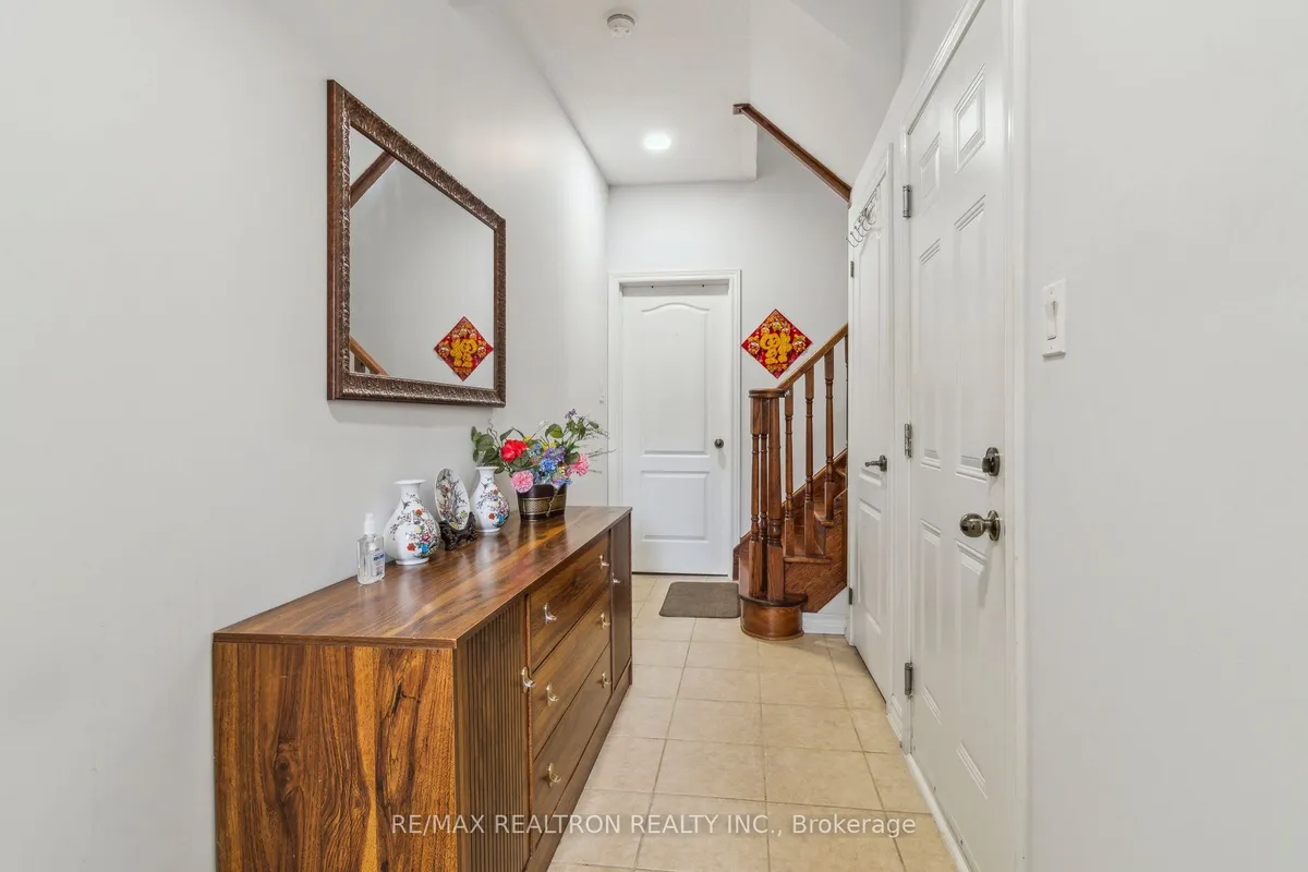 33 Pidgeon Street, ON M1L 3M3