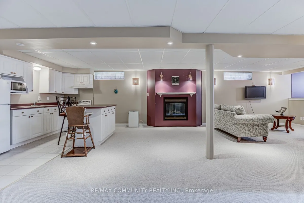 48 Bloom Avenue, ON L1B 1N6