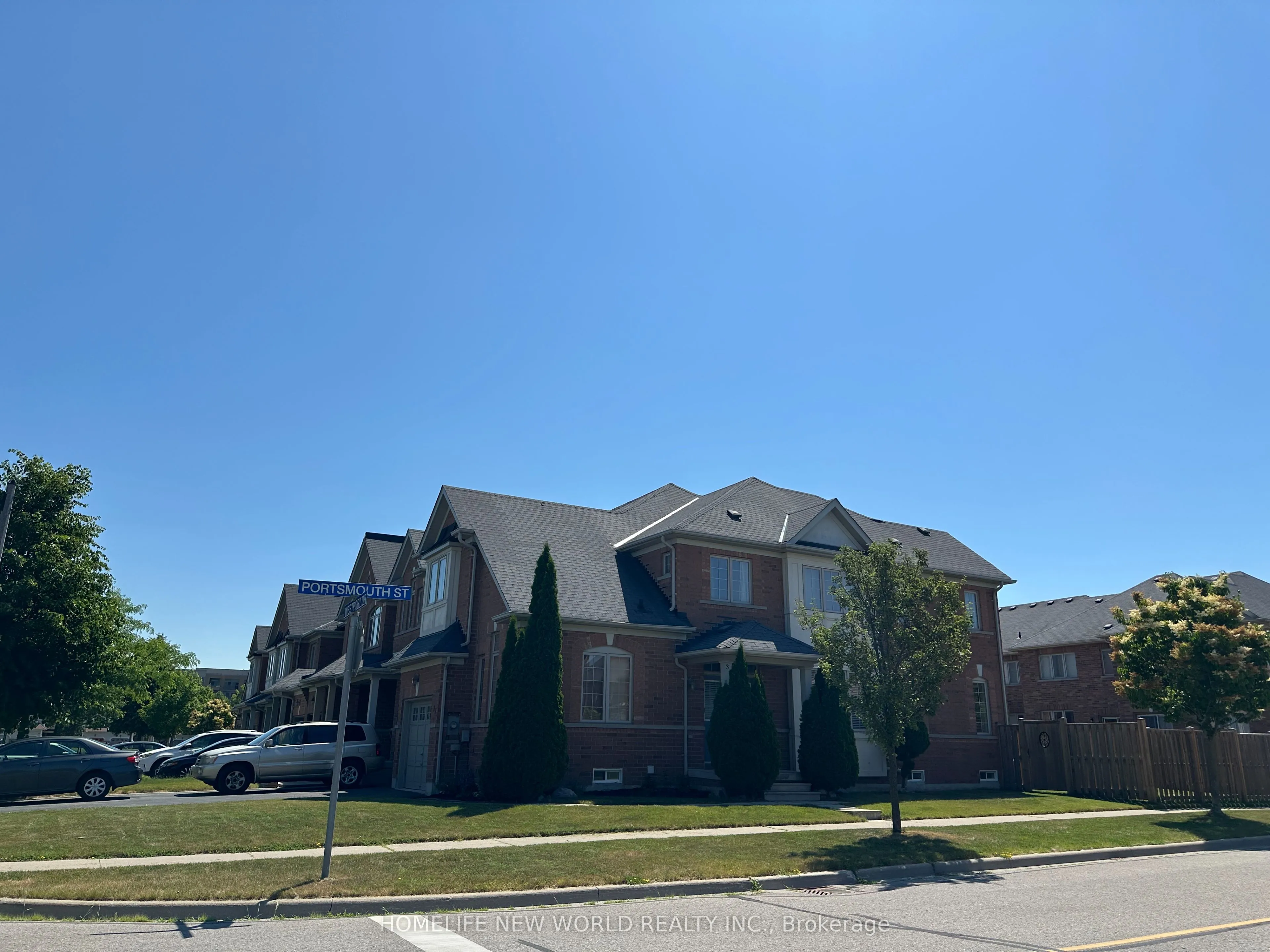 35 Westport Drive, ON L1R 0J4