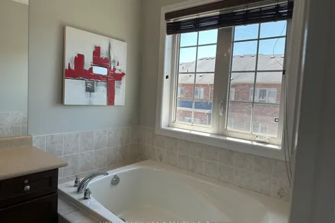 35 Westport Drive, ON L1R 0J4