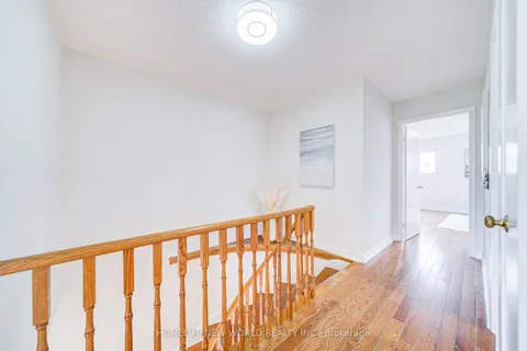 27 Massie Street, ON M1S 3Z7