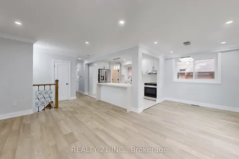 7 Stoney Creek Drive, ON M1E 3L2